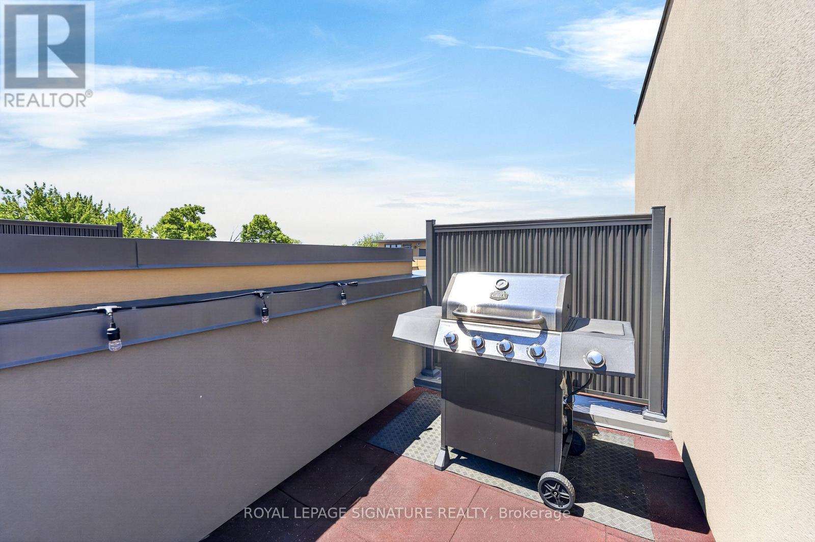 Townhouse at 56 - 28 CURLEW DRIVE, Toronto