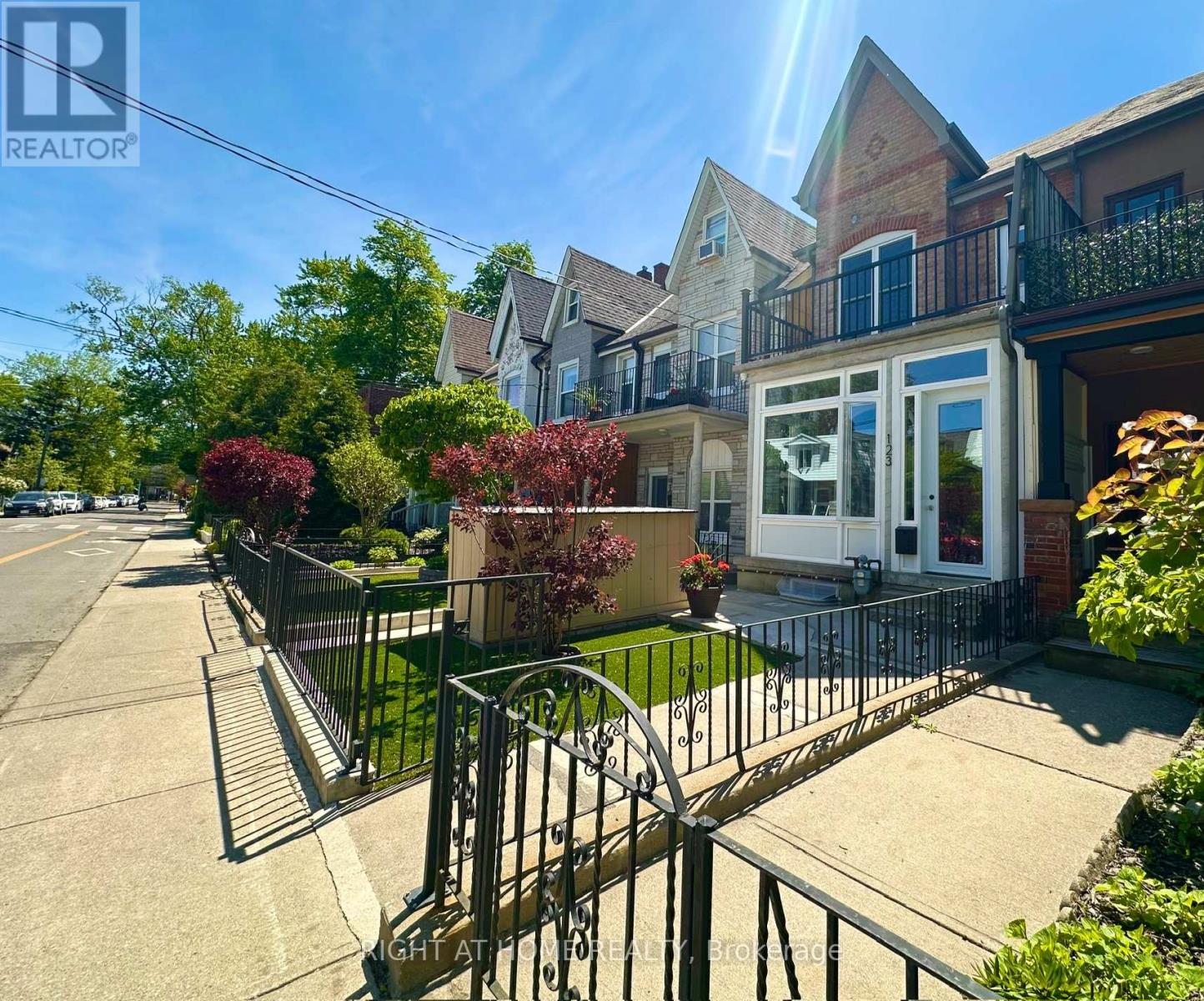 Multiplex at UPPER - 123 LINDSEY AVENUE, Toronto (Dufferin Grove)