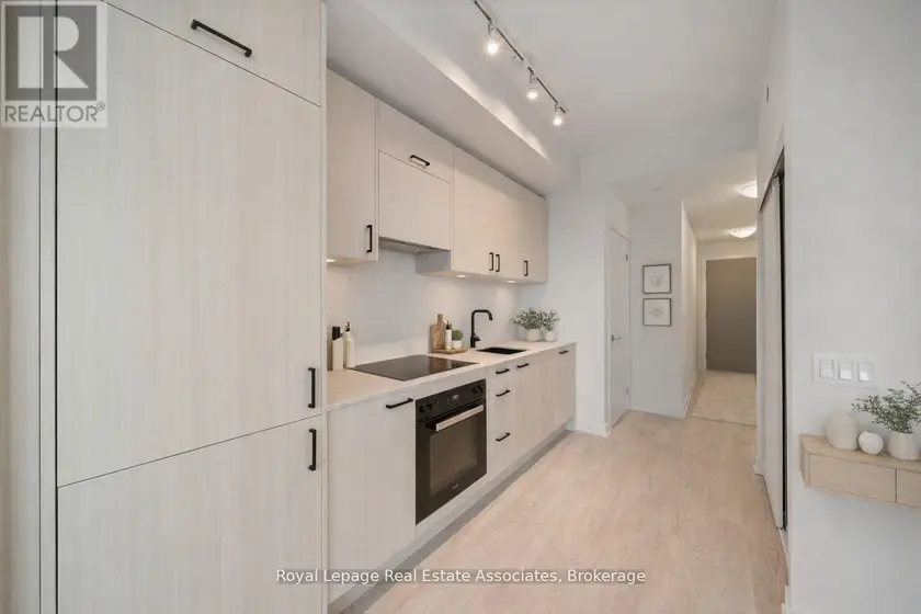 Apartment at 1004 - 1 QUARRINGTON LANE, Toronto