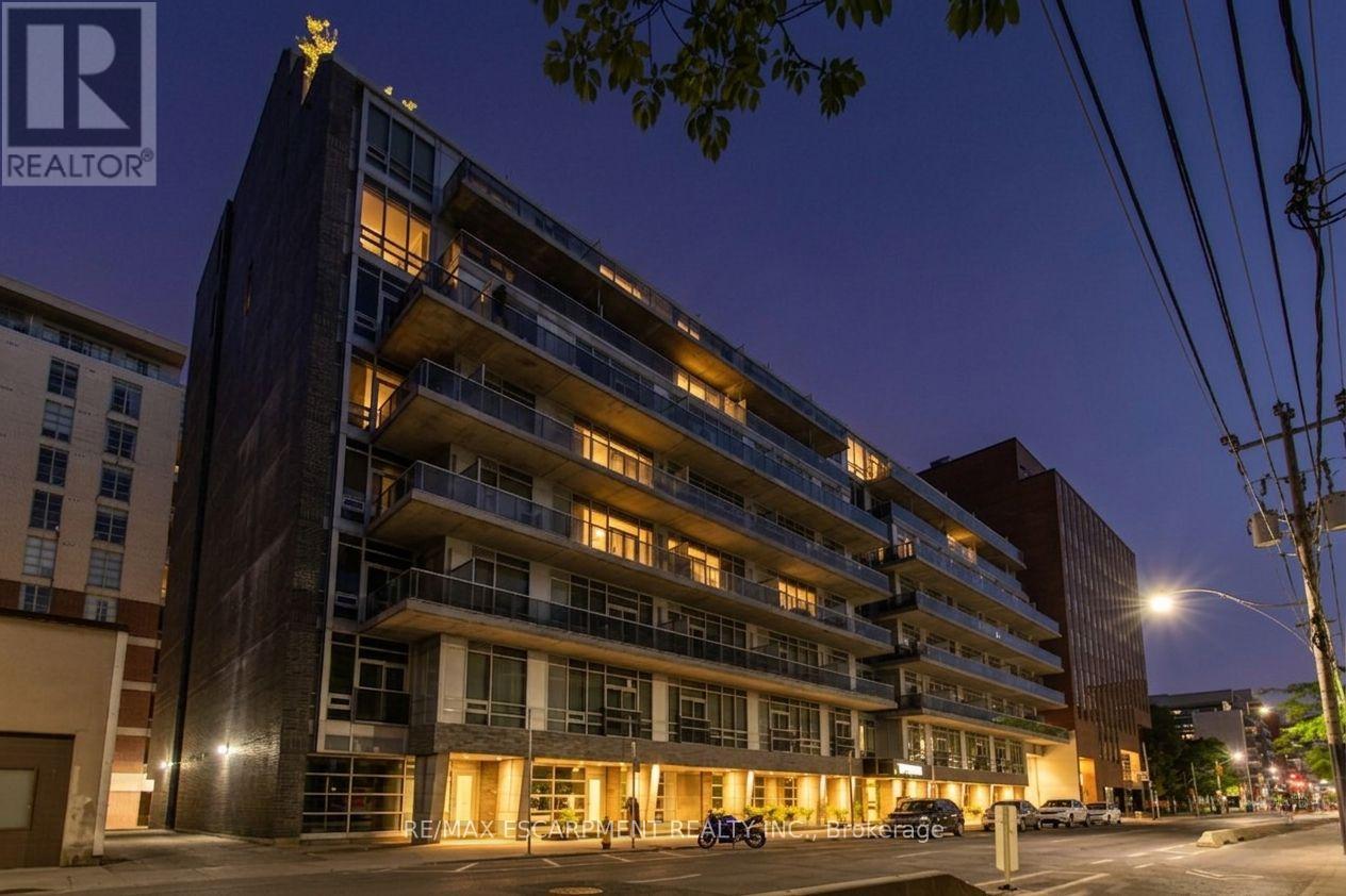 Apartment at 806 - 399 ADELAIDE STREET W, Toronto