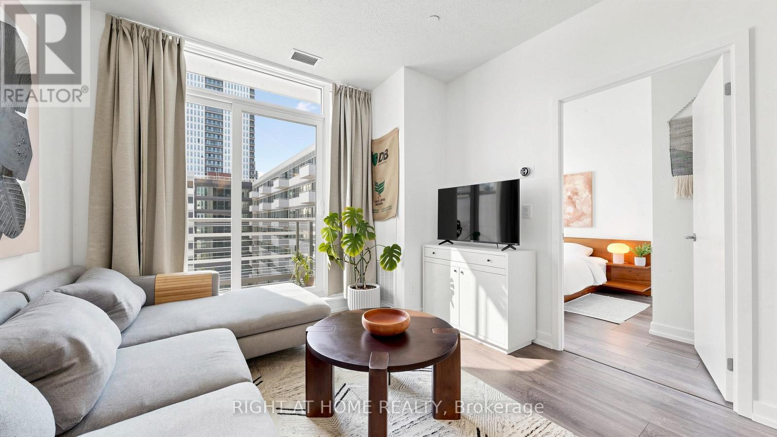Apartment at 714 - 200 SACKVILLE STREET, Toronto (Regent Park)