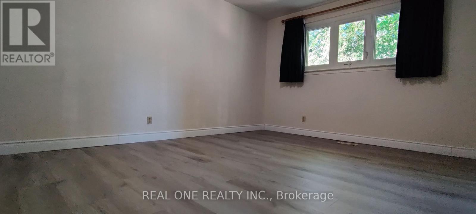 Detached at UPPER - 9 LISBURN CRESCENT, Toronto (Don Valley Village)