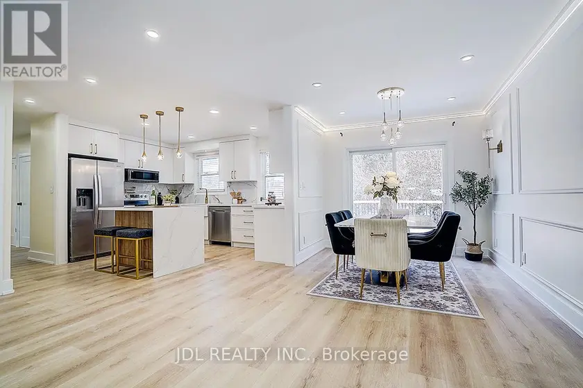 Detached at 15 CROSSBURN DRIVE, Toronto