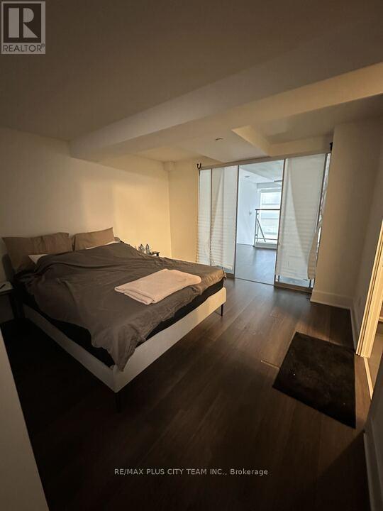 Apartment at 902 - 111 ST. CLAIR AVENUE W, Toronto