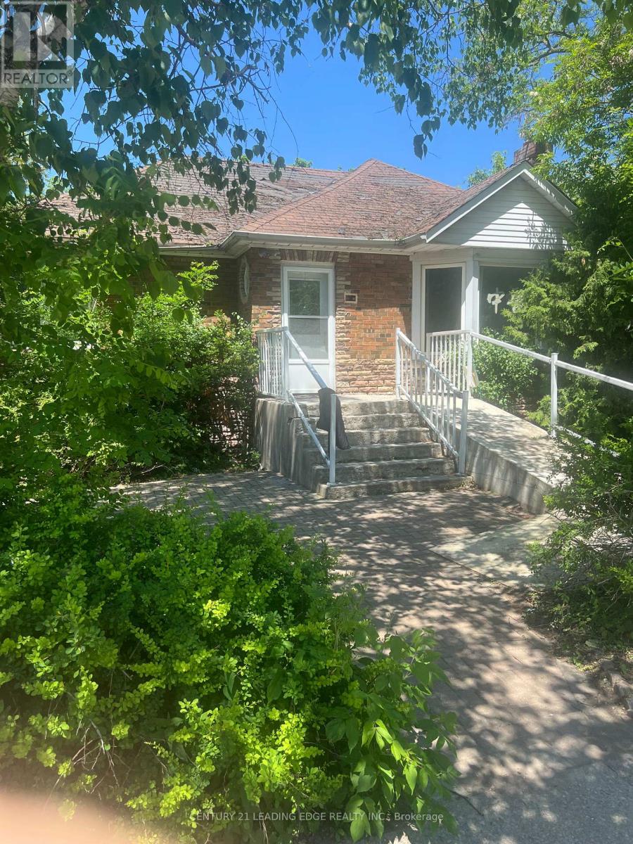 Detached at 230 FINCH AVENUE E, Toronto