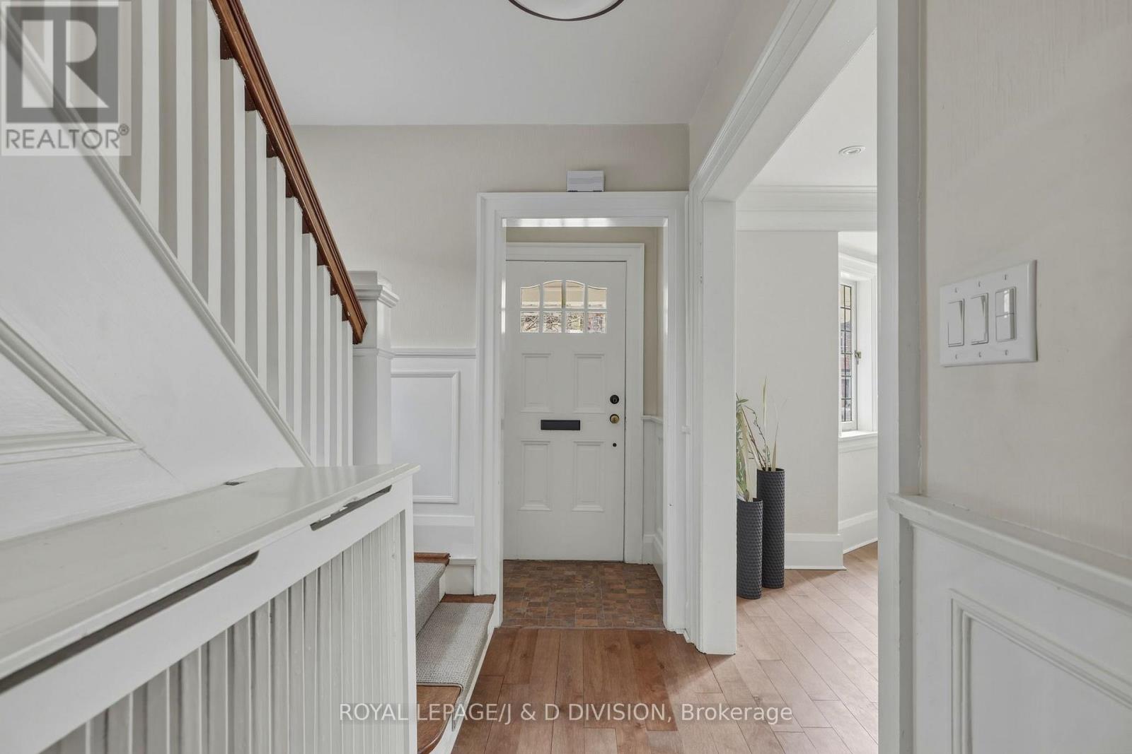 Detached at 102 RIDGE DRIVE, Toronto