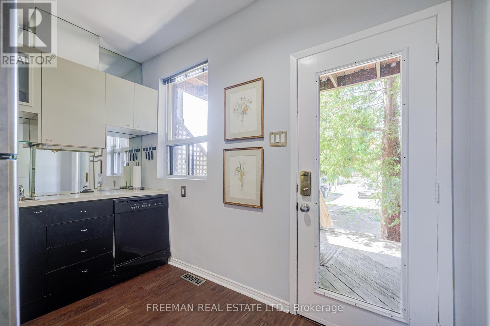Semi-Detached/Link at 224 LIPPINCOTT STREET, Toronto
