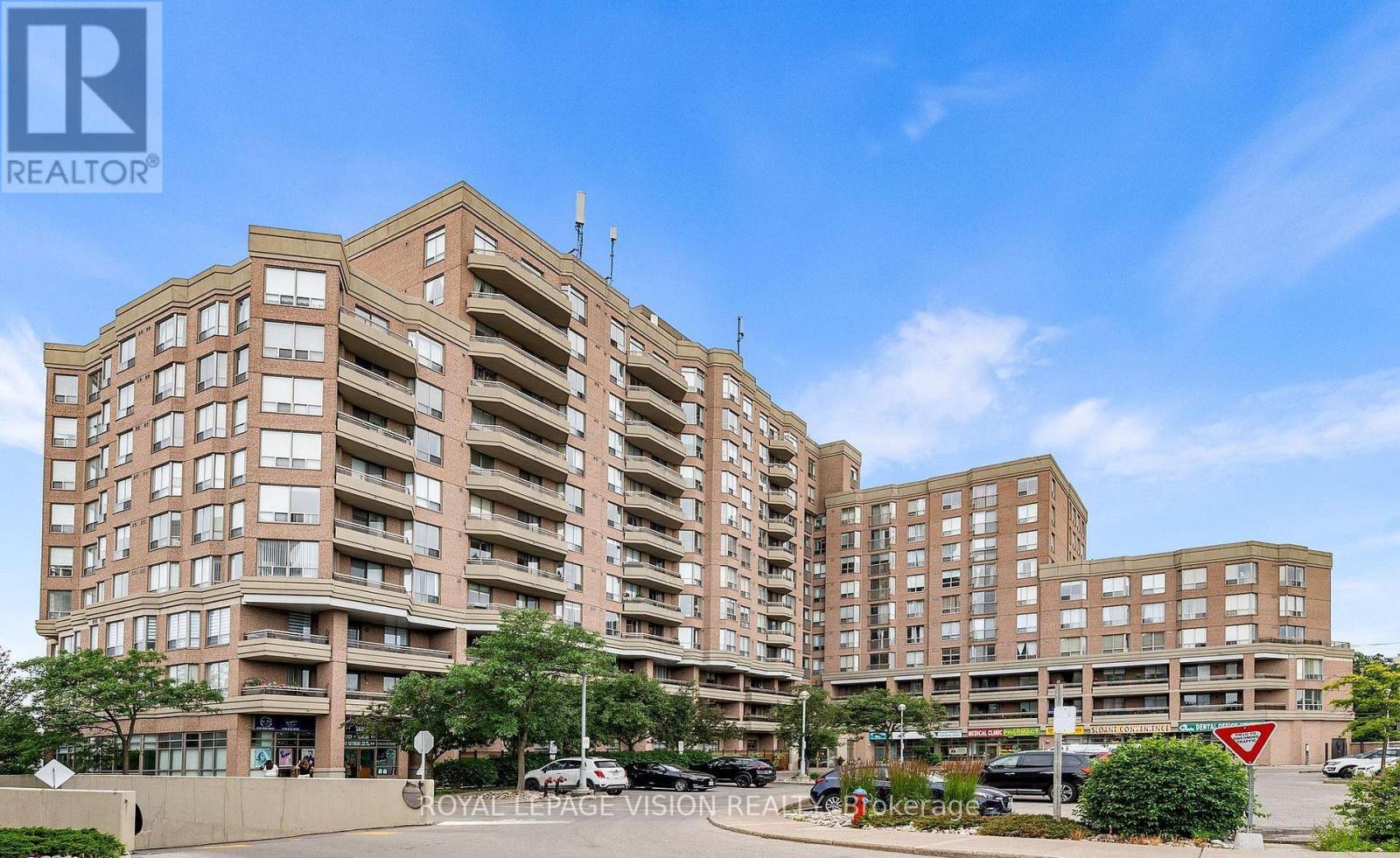 Apartment at 815 - 1700 EGLINTON AVE E AVENUE, Toronto