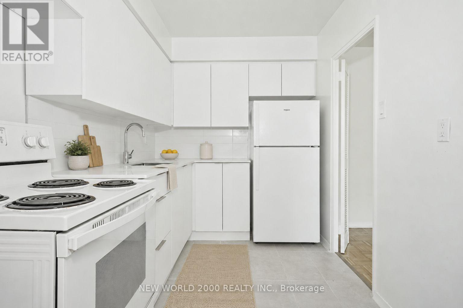 Apartment at 308 - 33 ERSKINE AVENUE, Toronto