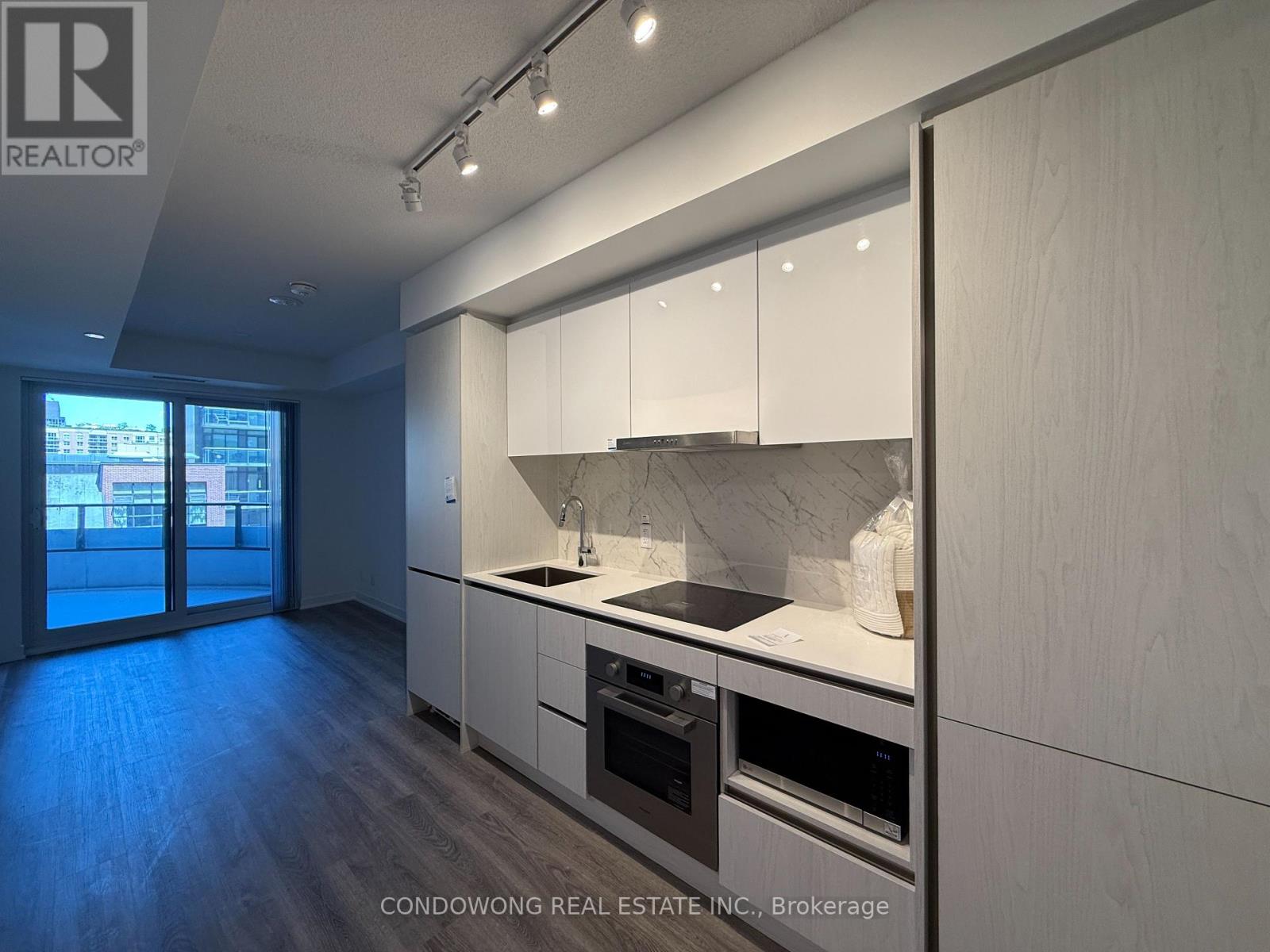 Apartment at 903 - 180 FRONT STREET E, Toronto (Moss Park)