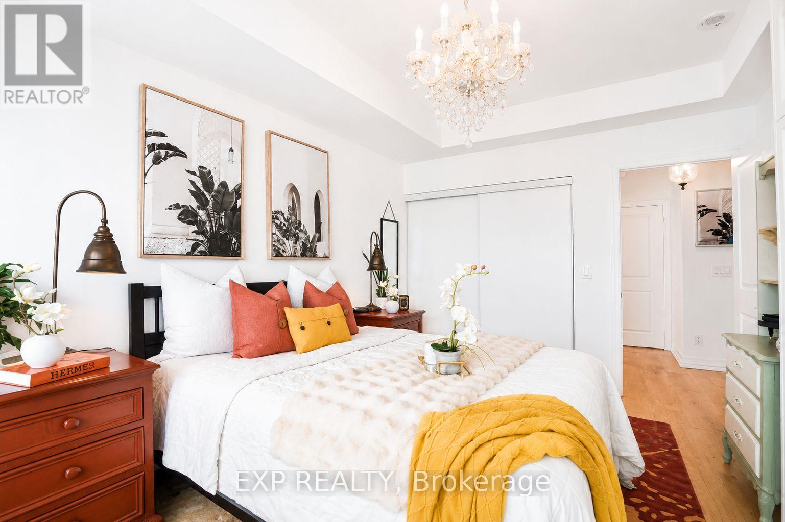 Apartment at 404 - 500 ST CLAIR AVENUE W, Toronto (Forest Hill South)