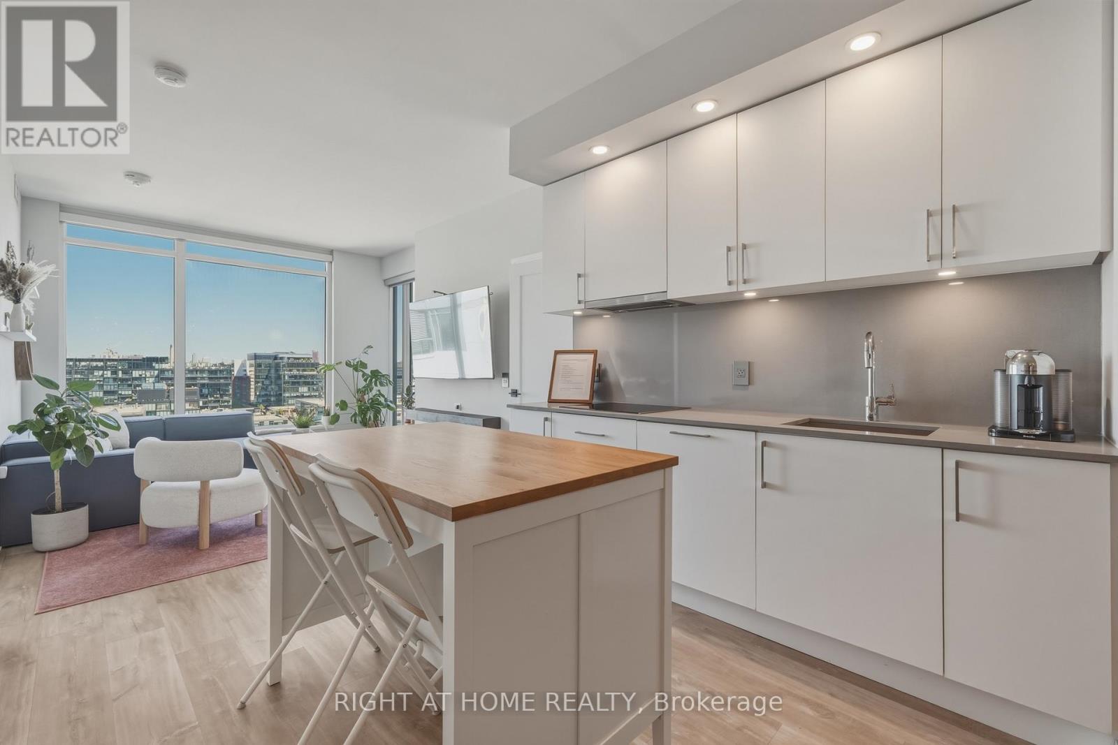 Apartment at 1701 - 576 FRONT STREET W, Toronto