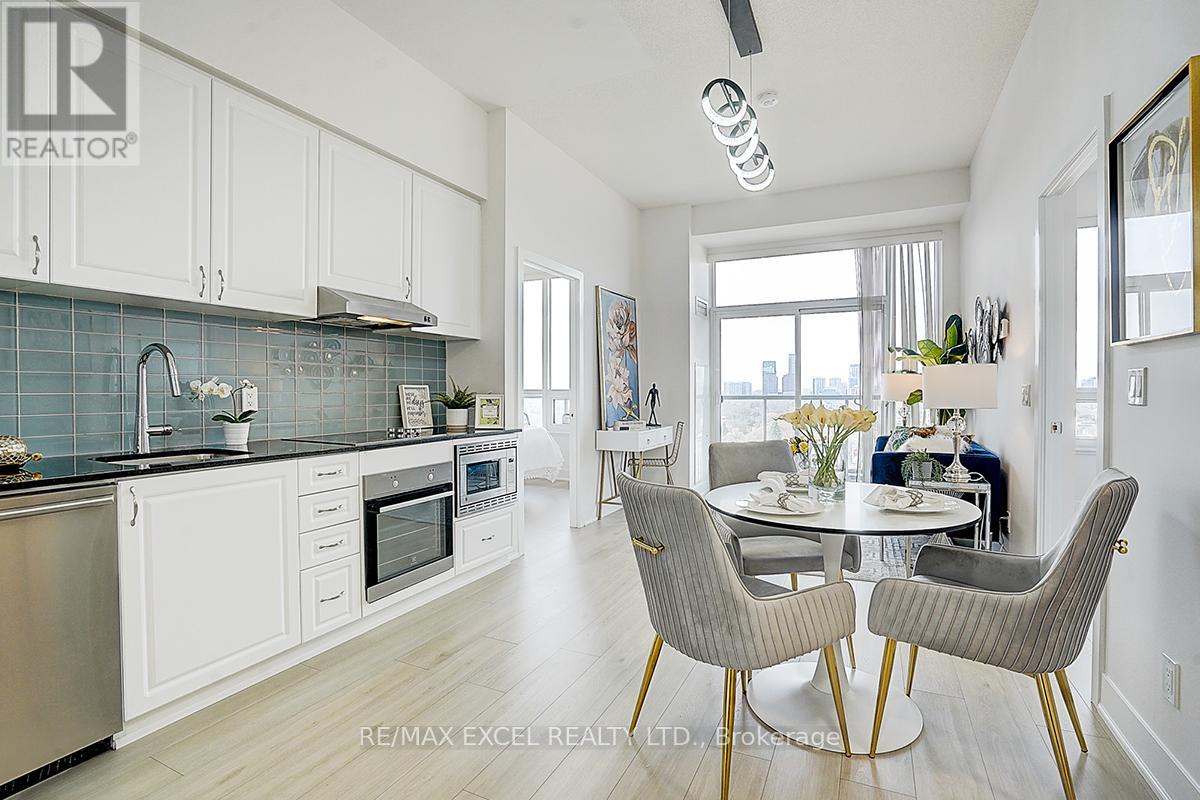 Apartment at LPH5 - 7 KENASTON GARDENS, Toronto (Bayview Village)