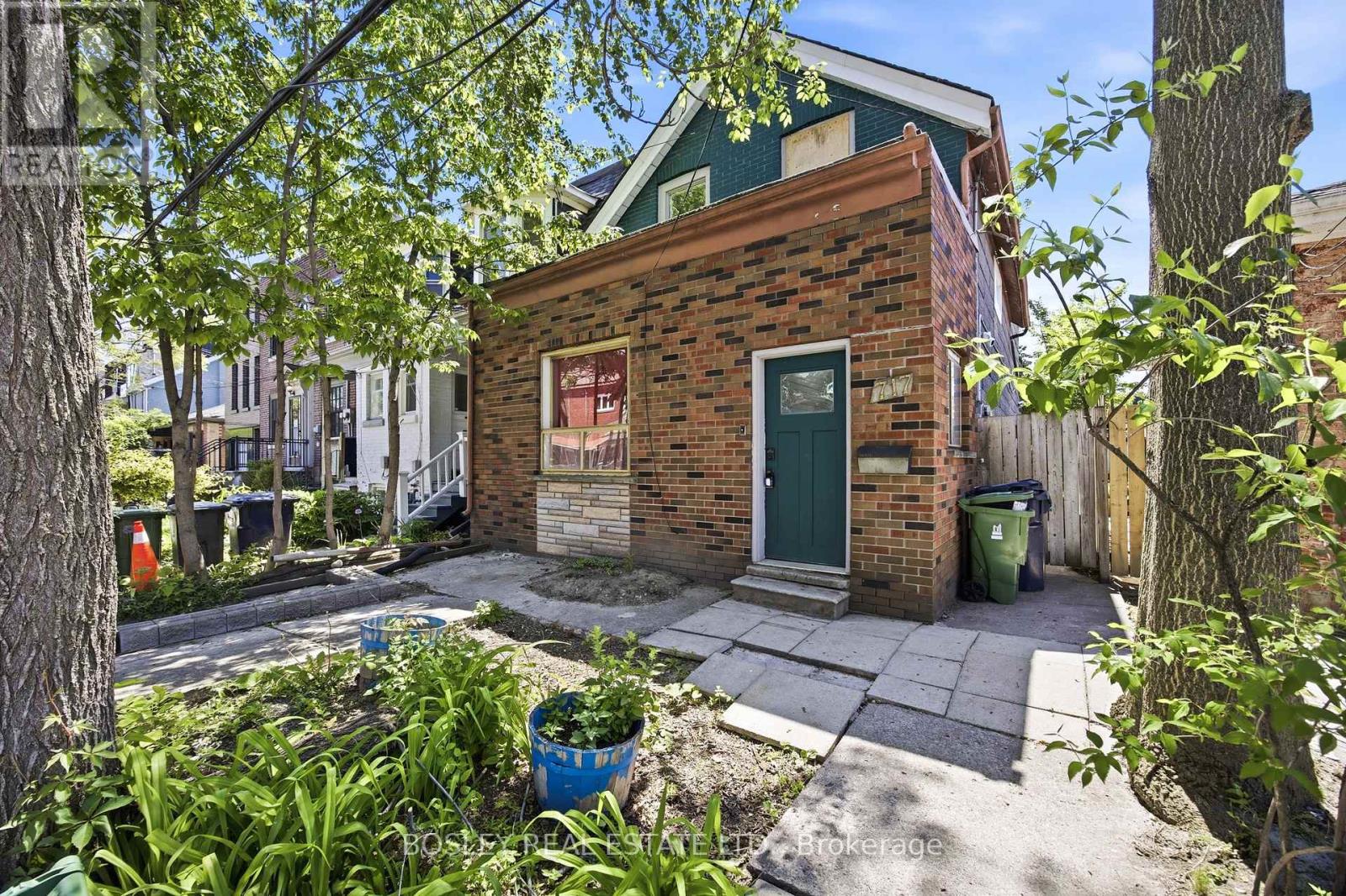 Detached at 717 RICHMOND STREET W, Toronto