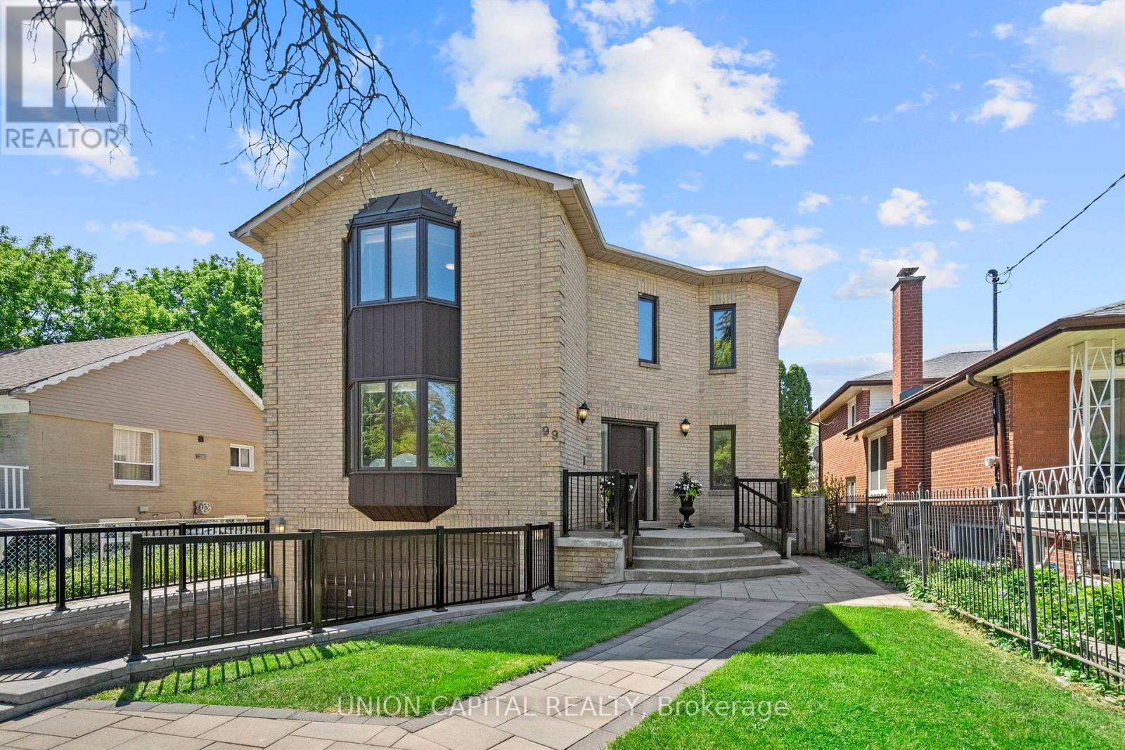 Detached at 99 ABITIBI AVENUE, Toronto