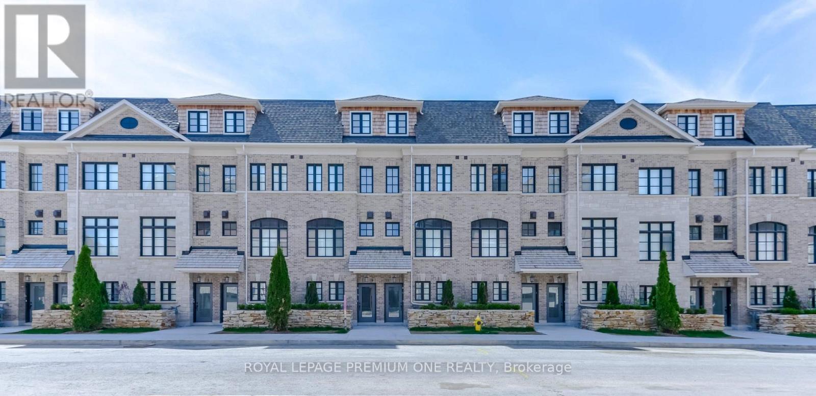 Townhouse at 33 SALVADOR ALLENDE COURT, Toronto