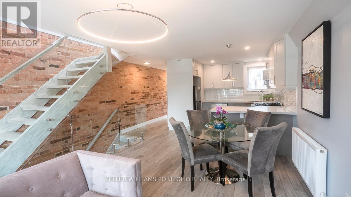 Multiplex at 2ND FL - 207 BEATRICE STREET, Toronto (Palmerston-Little Italy)