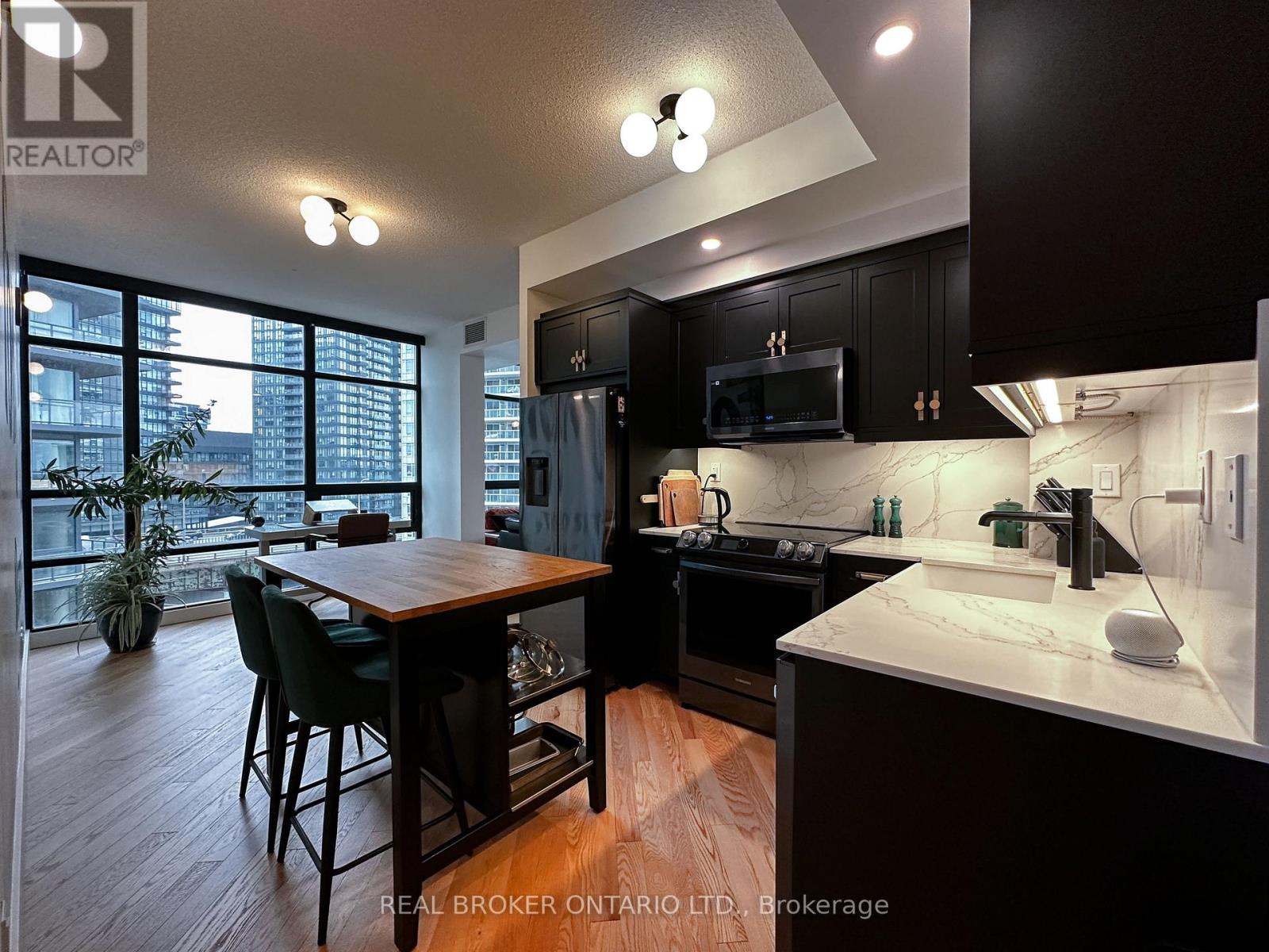 Apartment at 903 - 15 BRUYERES MEWS, Toronto (Niagara)