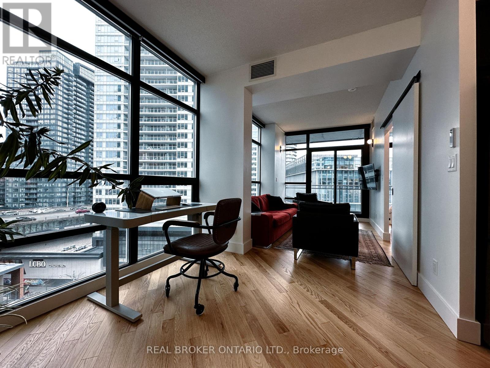 Apartment at 903 - 15 BRUYERES MEWS, Toronto