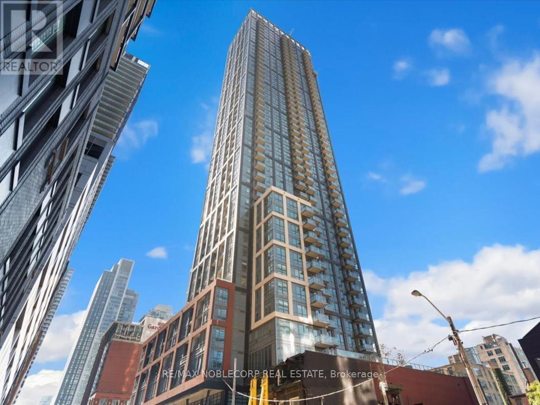 Apartment at 712 - 108 PETER STREET, Toronto (Waterfront Communities)