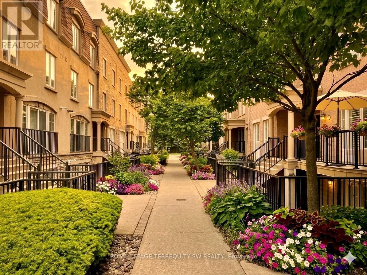 Townhouse at 315 - 30 WESTERN BATTERY ROAD, Toronto (Niagara)