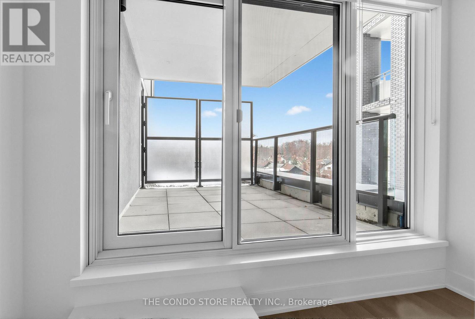 Apartment at 606 - 8 MANOR ROAD W, Toronto