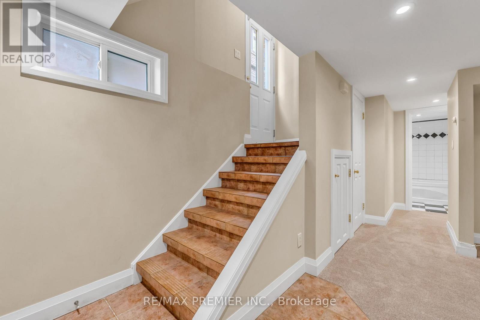 Multiplex at LOWER LEVEL - 5 KILLARNEY ROAD, Toronto (Forest Hill South)