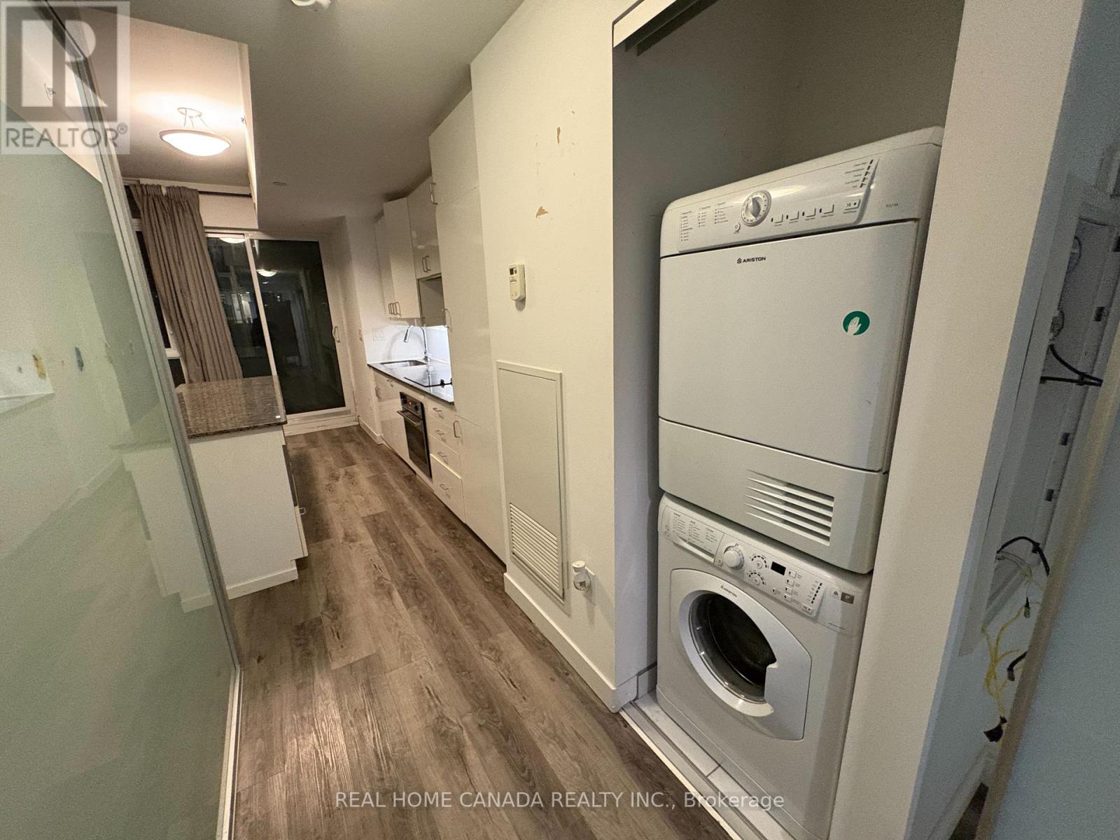 Apartment at 1505 - 426 UNIVERSITY AVENUE, Toronto