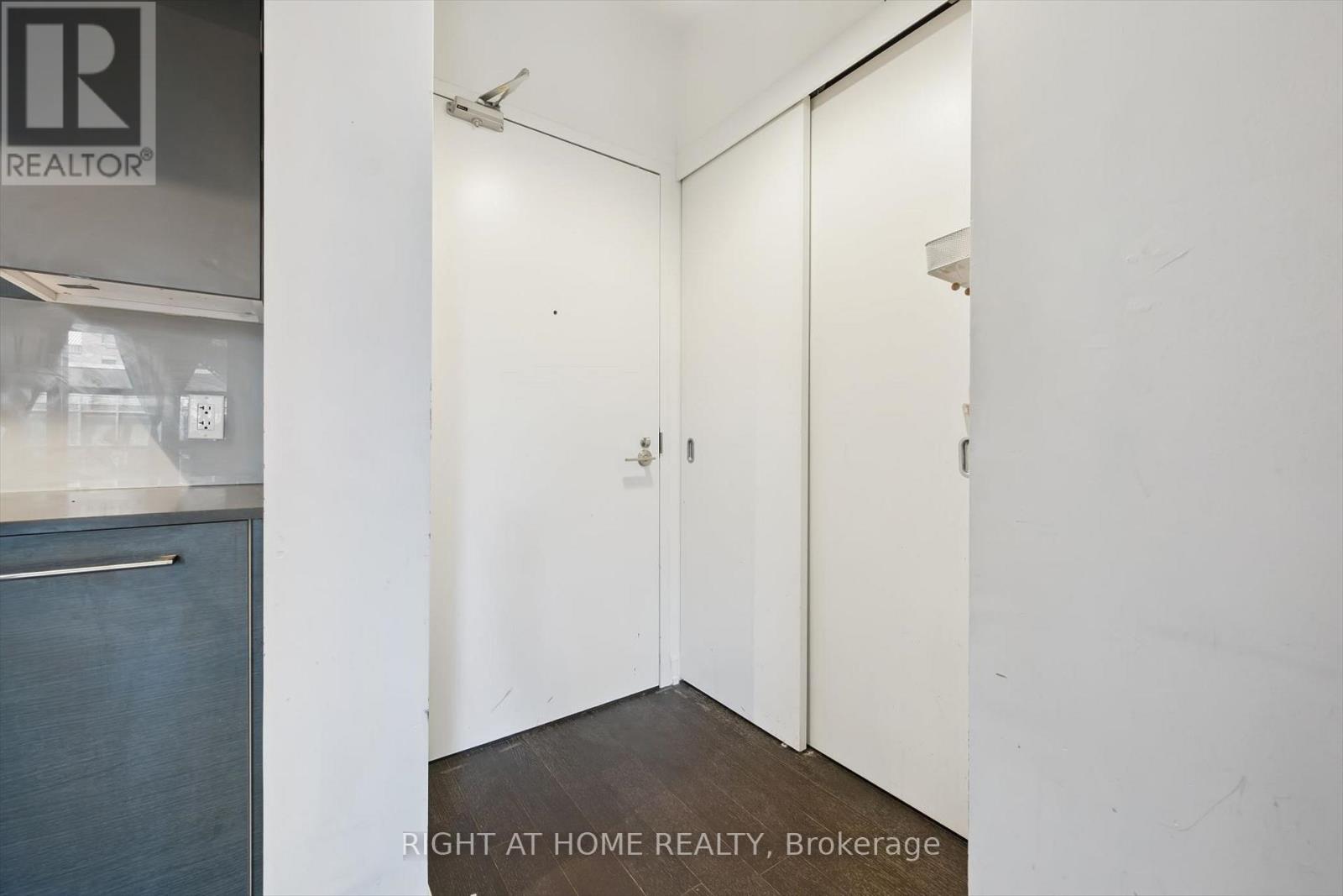 Apartment at 418 - 1030 KING STREET W, Toronto