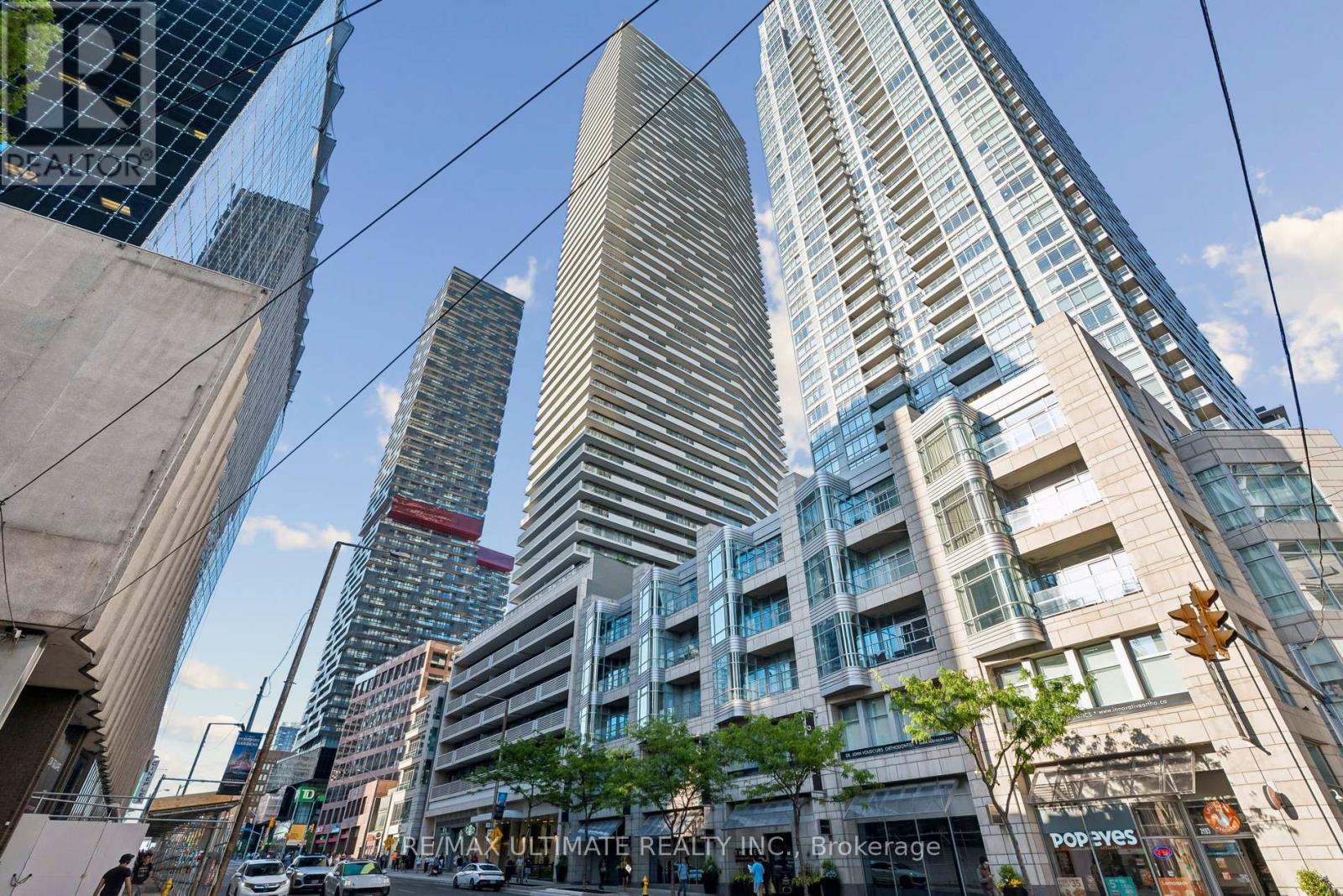 Apartment at 3905 - 2221 YONGE STREET, Toronto (Mount Pleasant West)