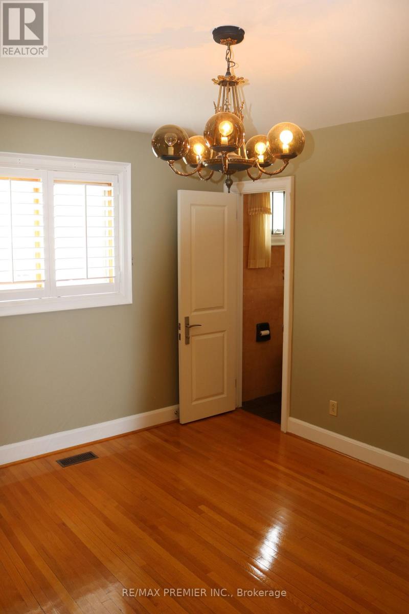 Detached at 221 COCKSFIELD AVENUE, Toronto
