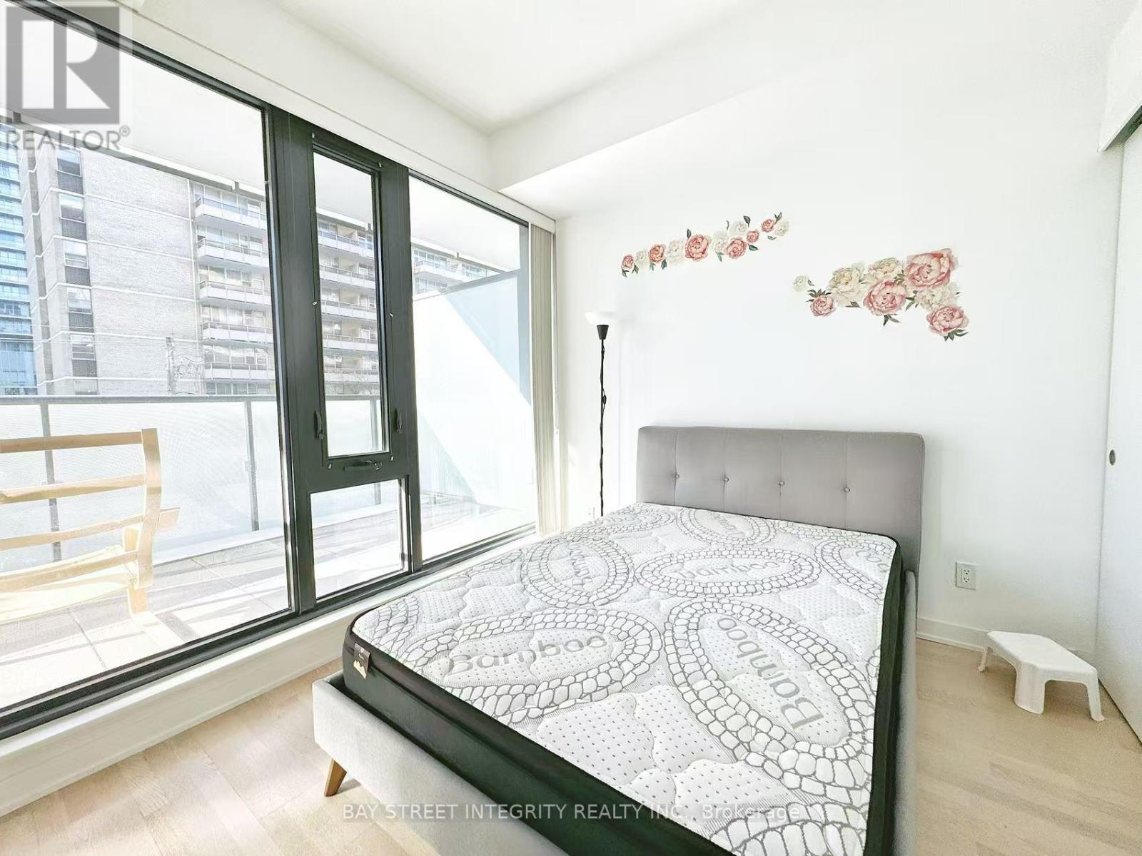 Apartment at 207 - 185 ROEHAMPTON AVENUE, Toronto
