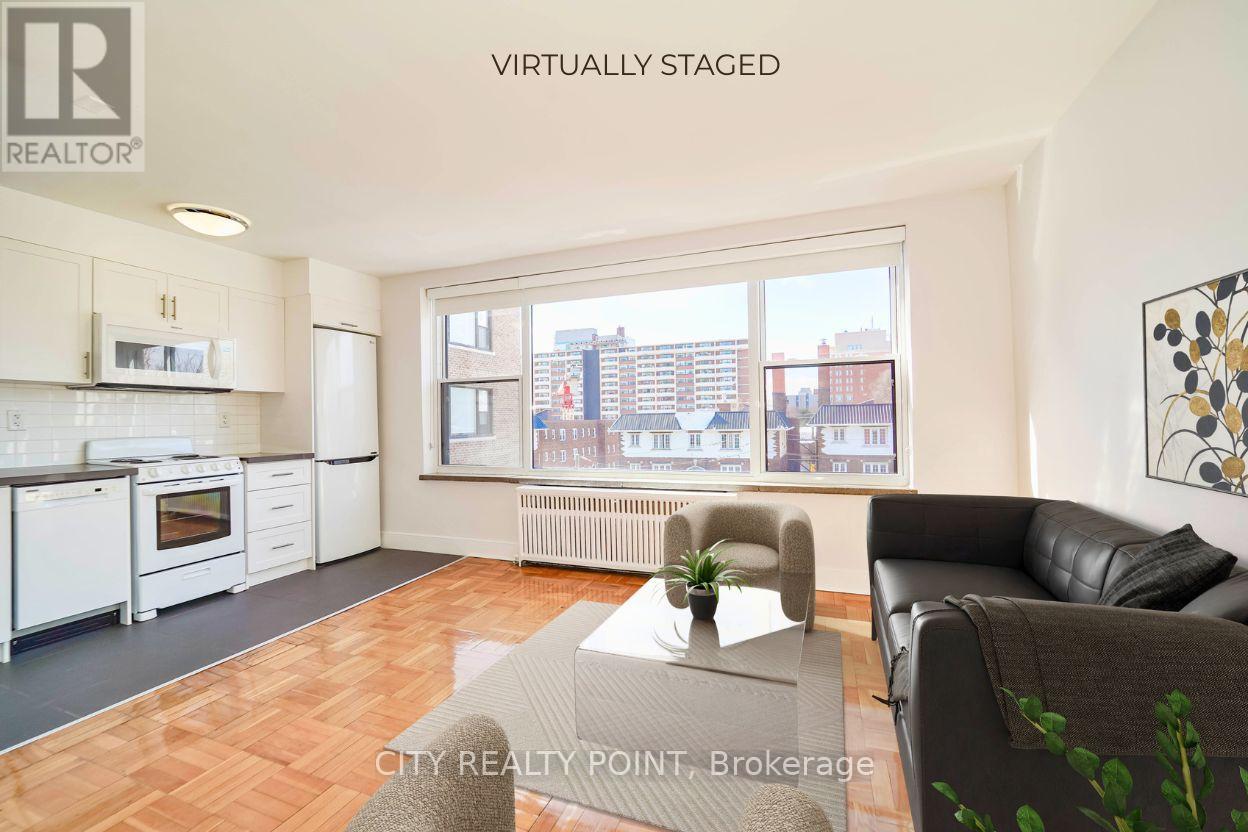Apartment at 202 - 1545 BATHURST STREET, Toronto (Forest Hill South)