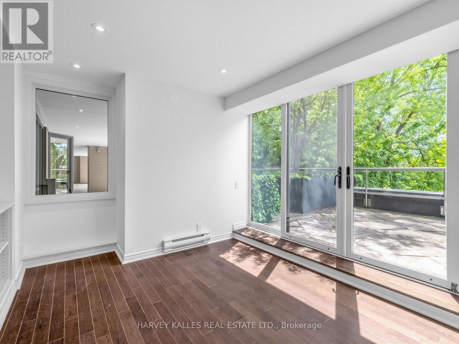 Apartment at 310 - 4 LOWTHER AVENUE, Toronto