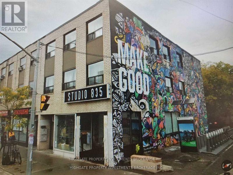 Multiplex at D - 835 BLOOR STREET W, Toronto