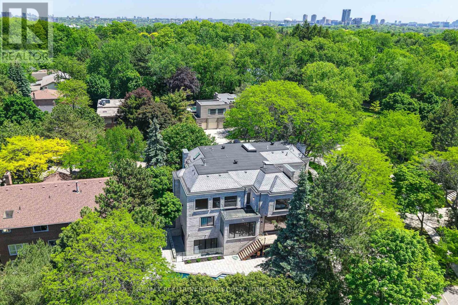 Detached at 27 PENWOOD CRESCENT, Toronto