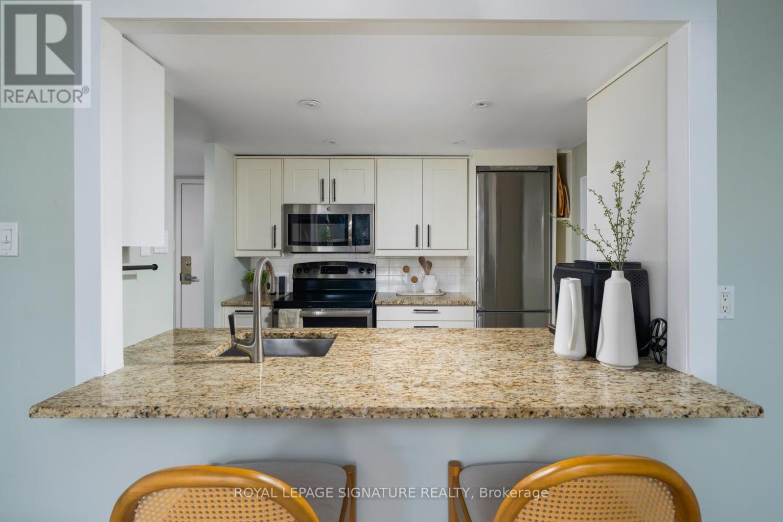 Apartment at 903 - 725 KING STREET W, Toronto