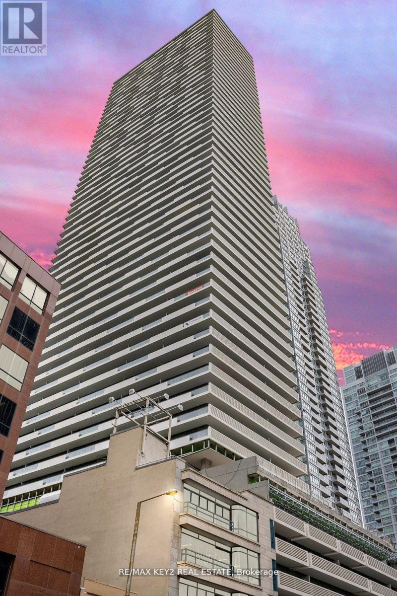 Apartment at 3402 - 2221 YONGE STREET, Toronto (Mount Pleasant West)