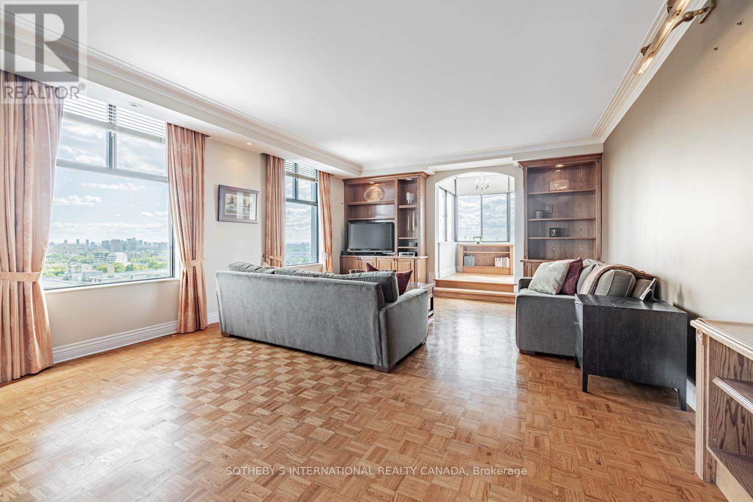 Apartment at 13 - 423 AVENUE ROAD, Toronto