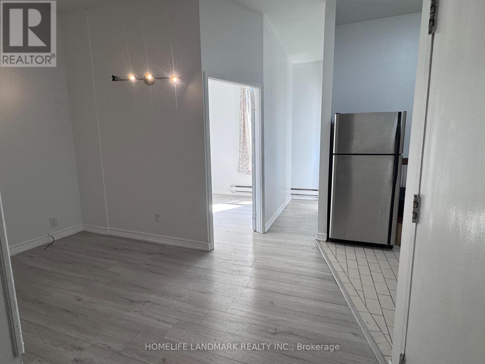 Detached at 3RD FL #2 - 450 SPADINA AVENUE, Toronto