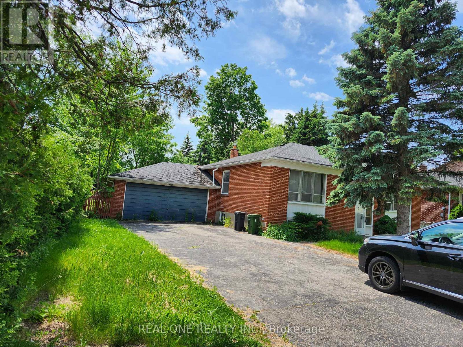 Detached at 33 URBANDALE AVENUE, Toronto