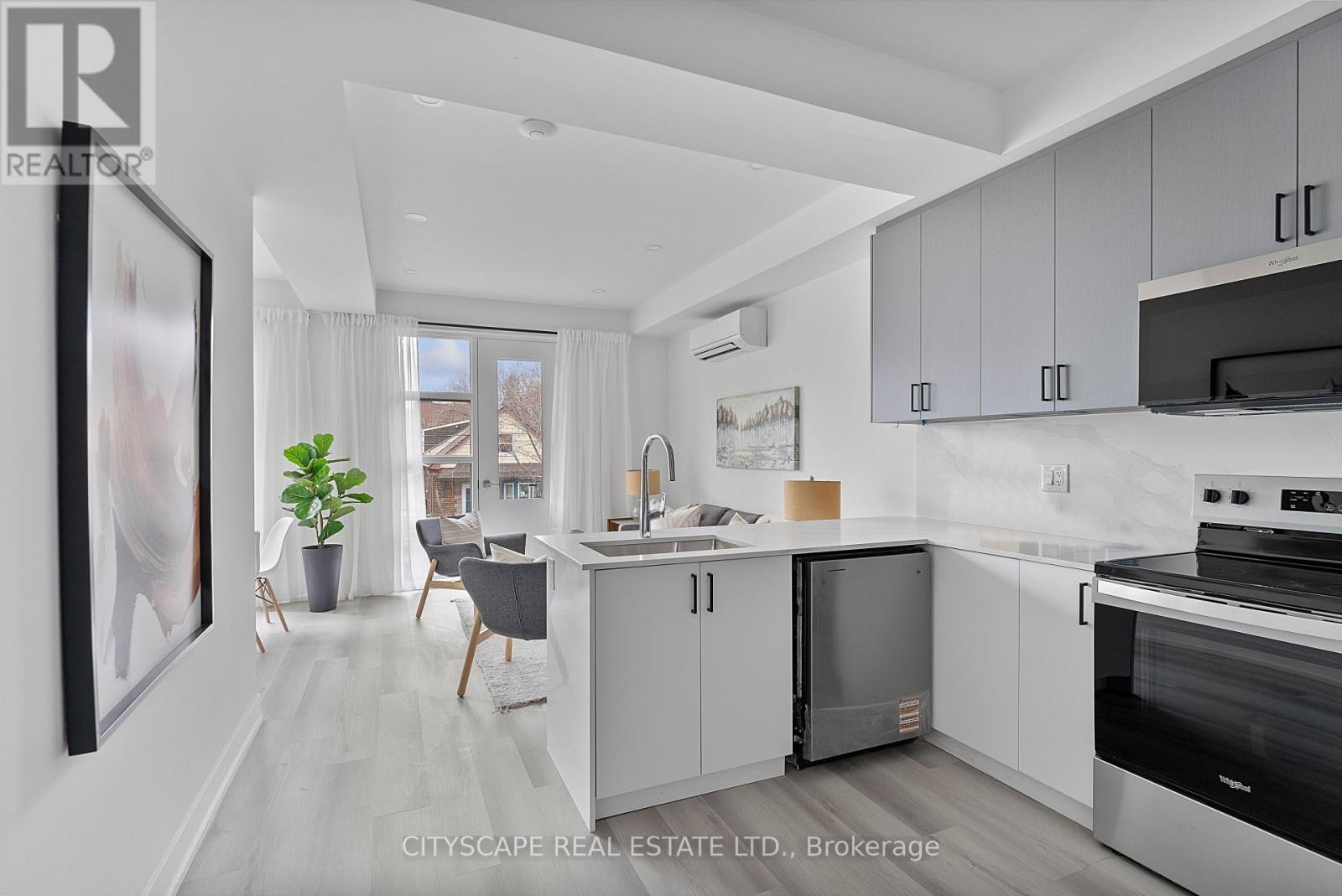 Apartment at 3 (UPPER) - 587 OAKWOOD AVENUE, Toronto