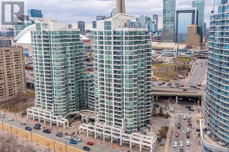 Apartment at 2801 (PH 1) - 228 QUEENS QUAY W, Toronto (Waterfront Communities)