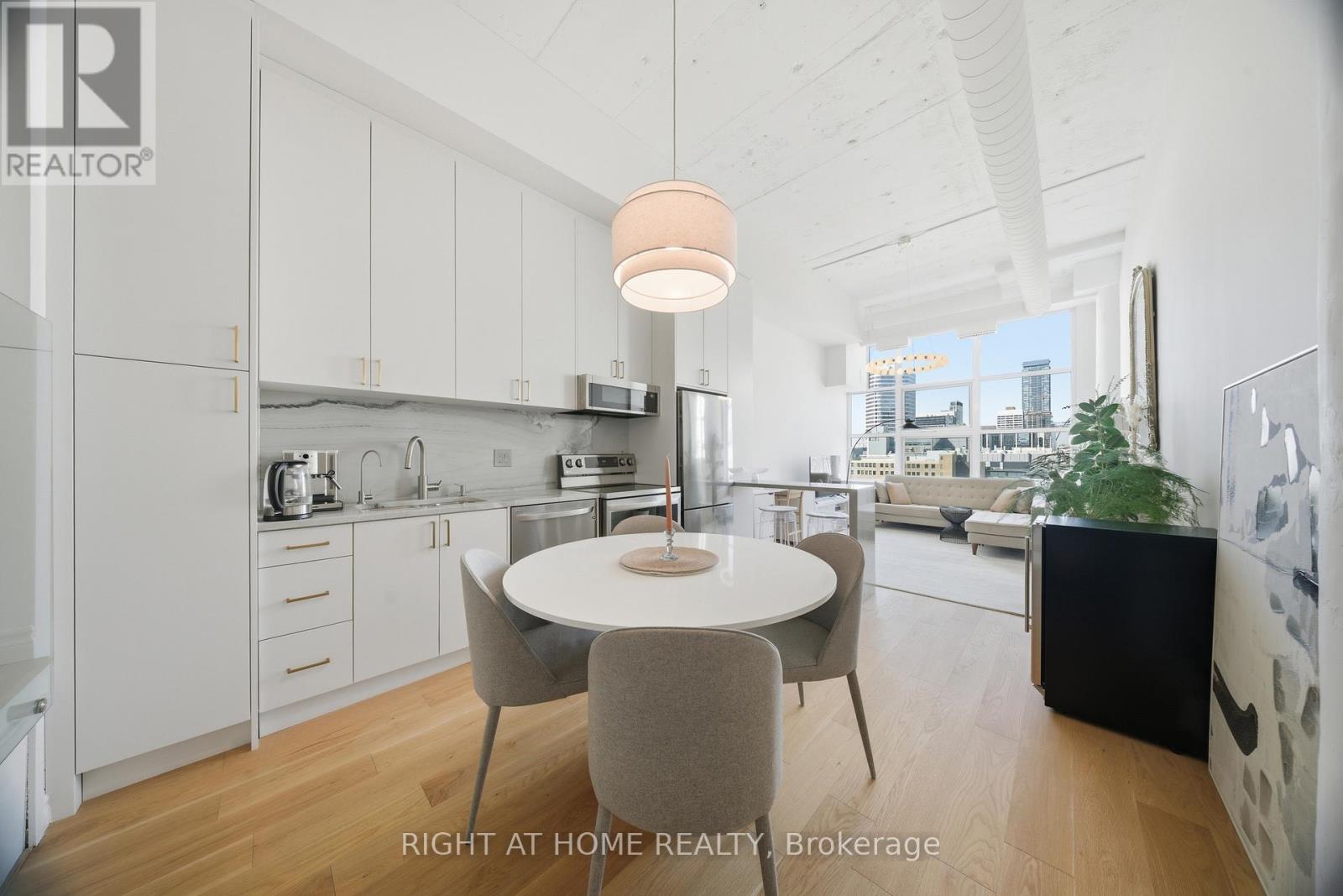 Apartment at 1011 - 155 DALHOUSIE STREET, Toronto