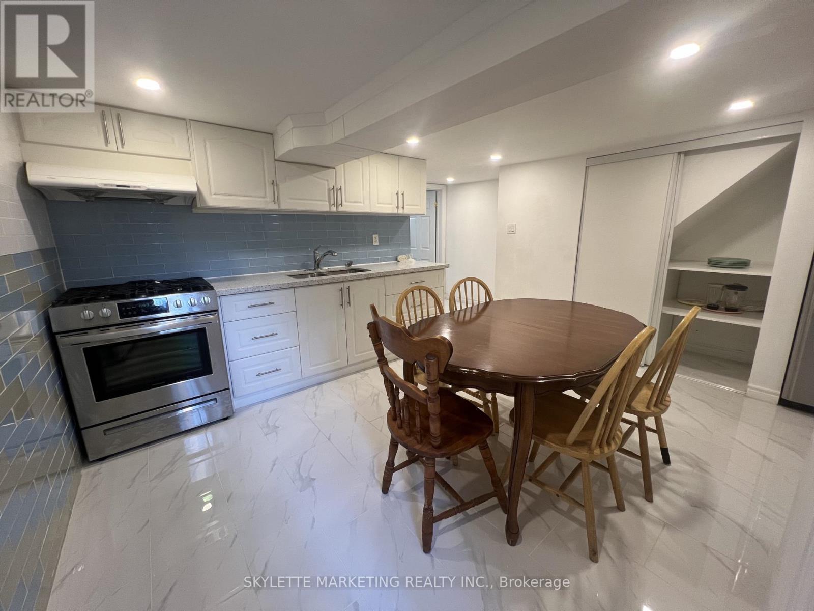 Semi-Detached/Link at BSMT - 548 DUFFERIN STREET, Toronto