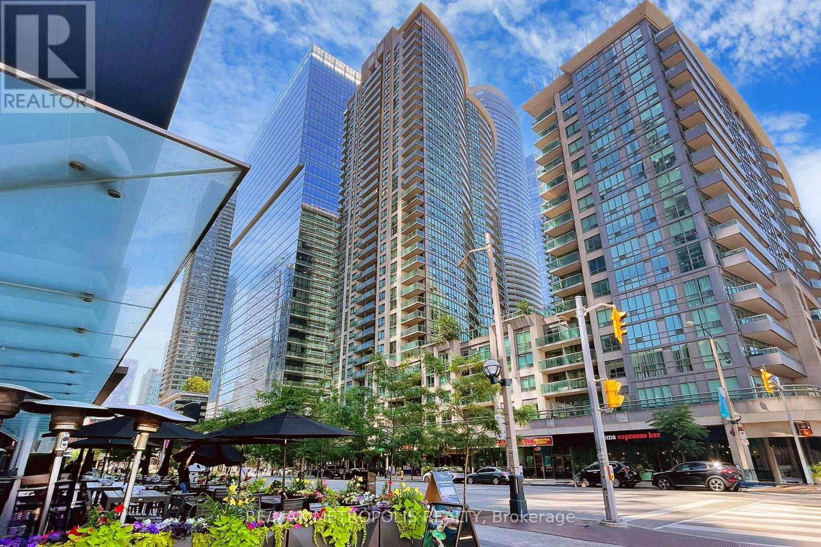 Apartment at 502 - 30 GRAND TRUNK CRESCENT, Toronto
