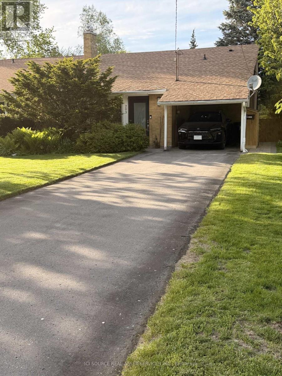 Semi-Detached/Link at 203 THREE VALLEYS DRIVE, Toronto (Parkwoods-Donalda)