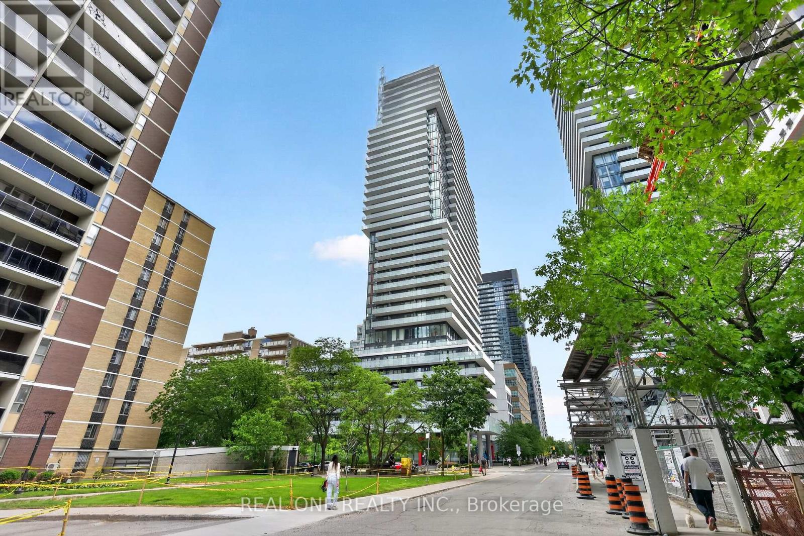 Apartment at 1906 - 185 ROEHAMPTON AVENUE, Toronto (Mount Pleasant West)