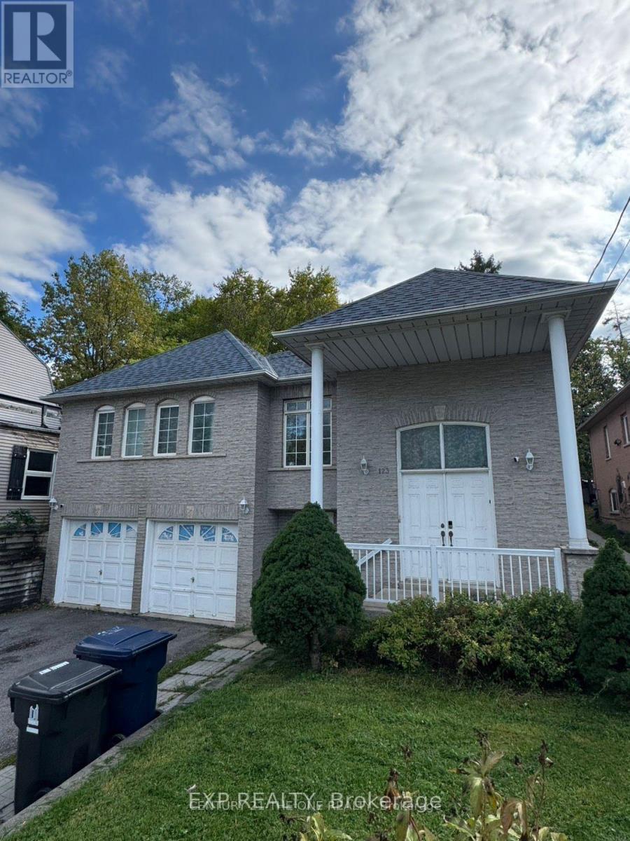 Detached at UPPER ROOM 1 - 123 STEELES AVENUE E, Toronto