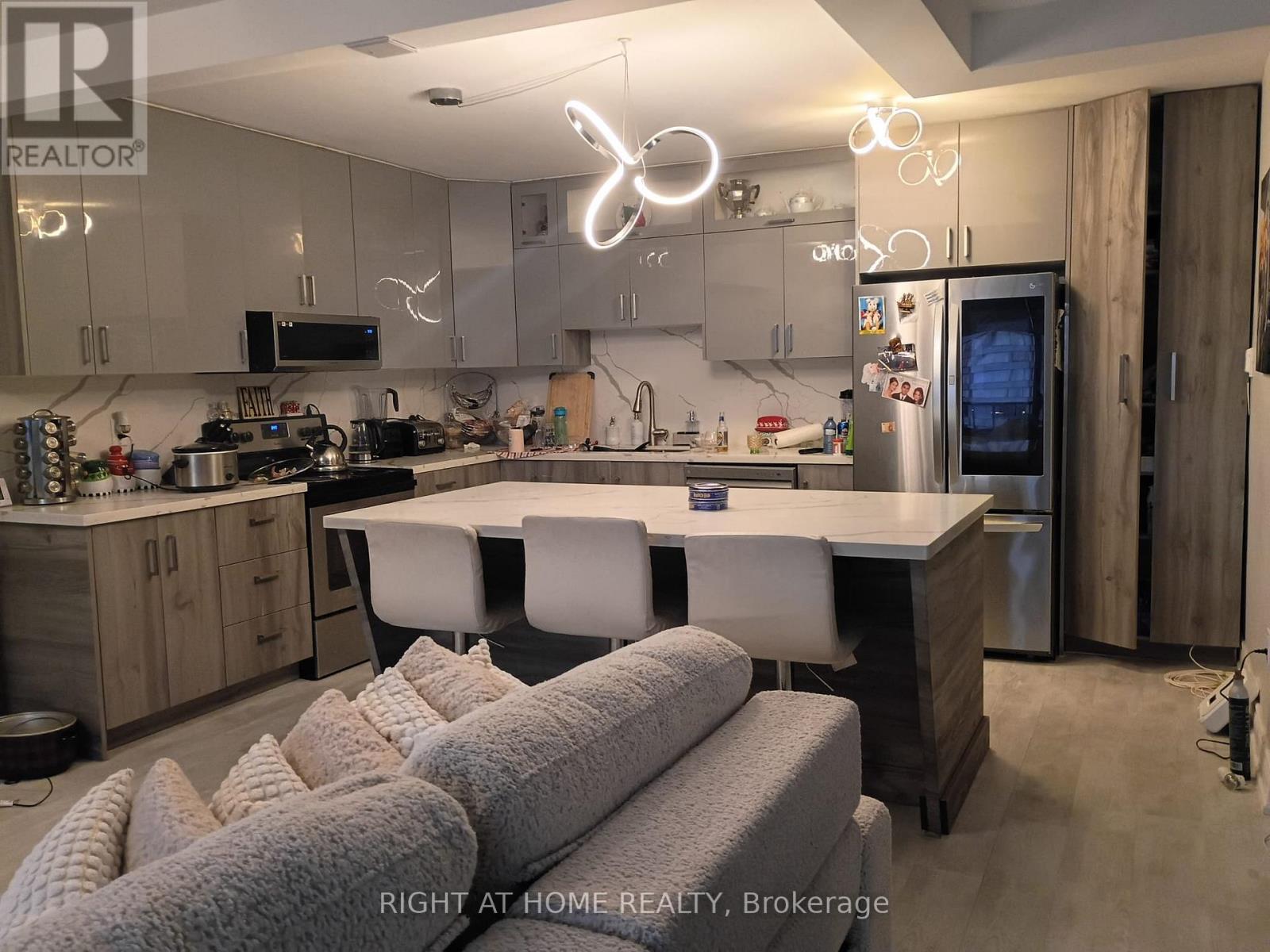 Apartment at 2407 - 33 HARBOUR SQUARE, Toronto